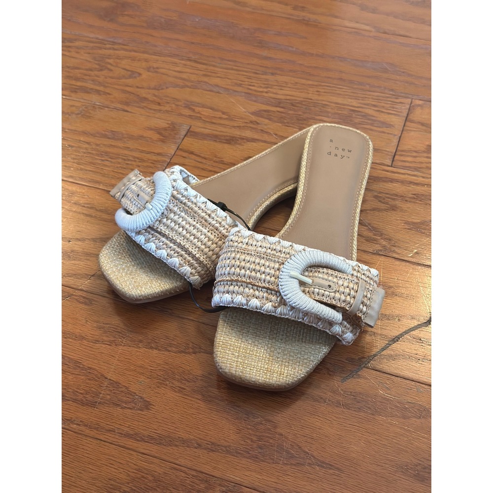 NWOTNew Day Woven Raffia Buckle Slide Sandals Tan White Square Toe Flat Slides 8